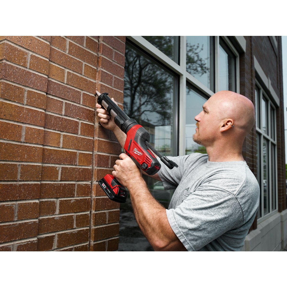 MILWAUKEE Milwaukee 2641-20 Caulk Gun 18V 10 oz