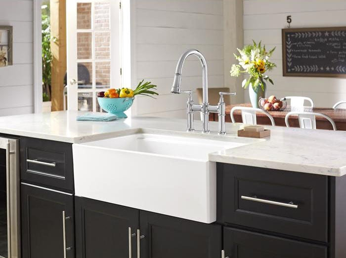 ELKAY Elkay SWUF3320WH Fireclay 33 x 19-15/16 x 9-3/16 60/40 Double Bowl Farmhouse Workstation Sink with Aqua Divide