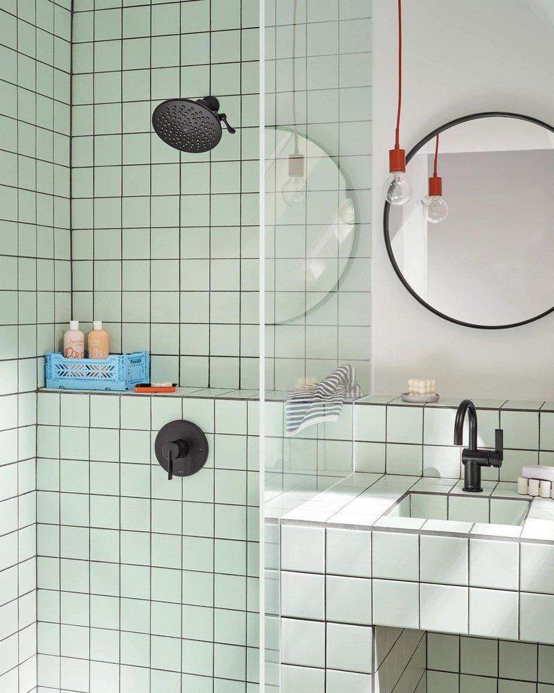 MOEN Moen S6320EPBL Velocity Dual Function Showerhead in Matte Black