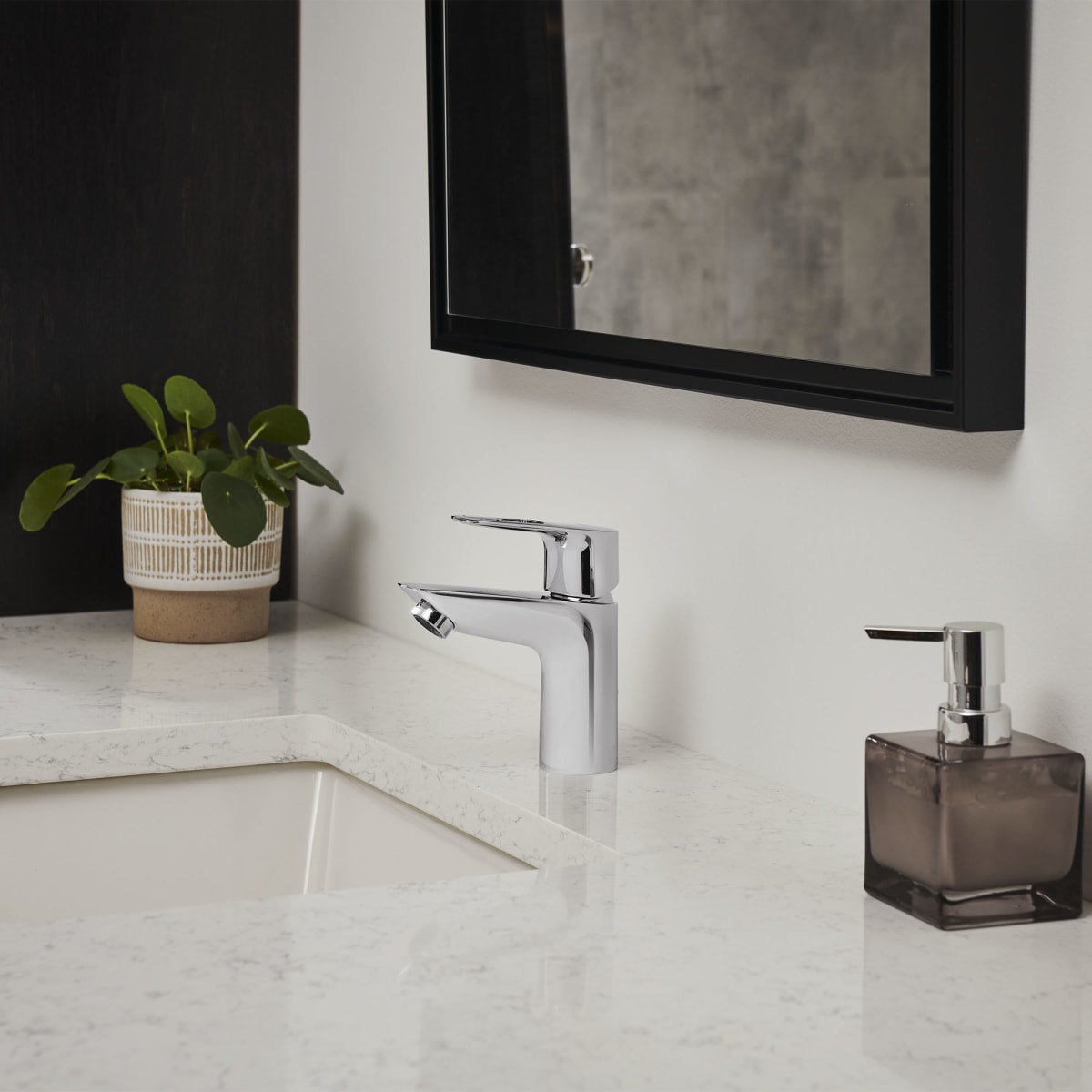 GROHE GROHE 23084001 BauLoop Single Handle Monoblock Bathroom Sink Faucet in StarLight Chrome