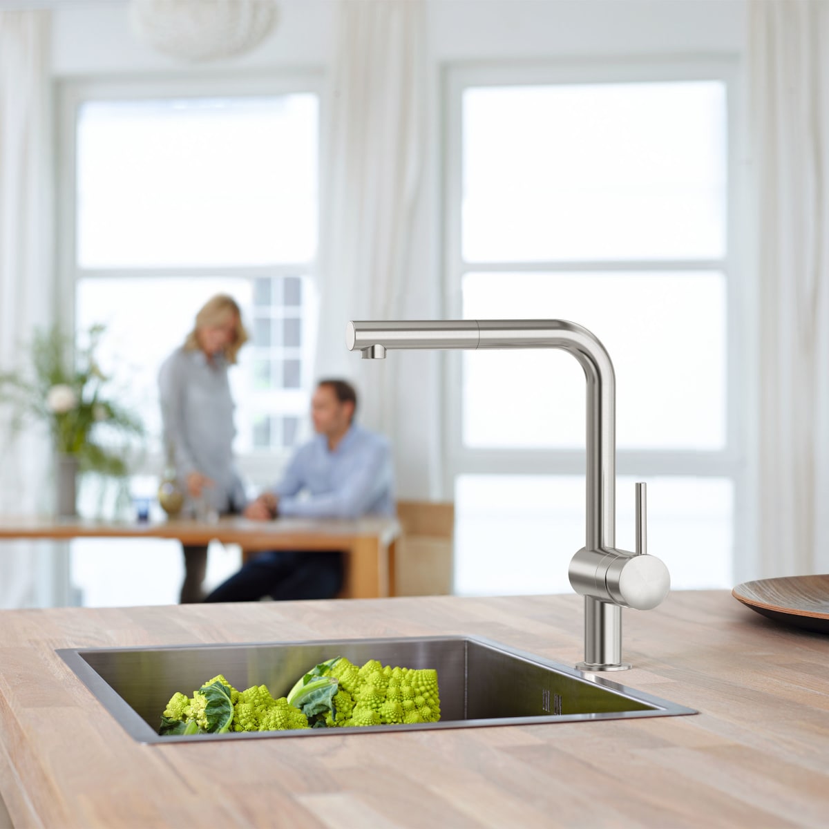 GROHE GROHE 30218DC1 Minta Touch Single Handle Pull Out Kitchen Faucet with Touch Activation in SuperSteel Infinity