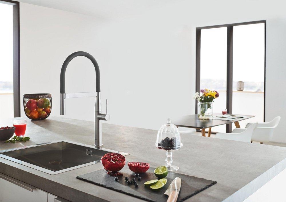 GROHE GROHE 30295DC0 Essence Professional Single Handle Pull Down Kitchen Faucet in SuperSteel Infinity