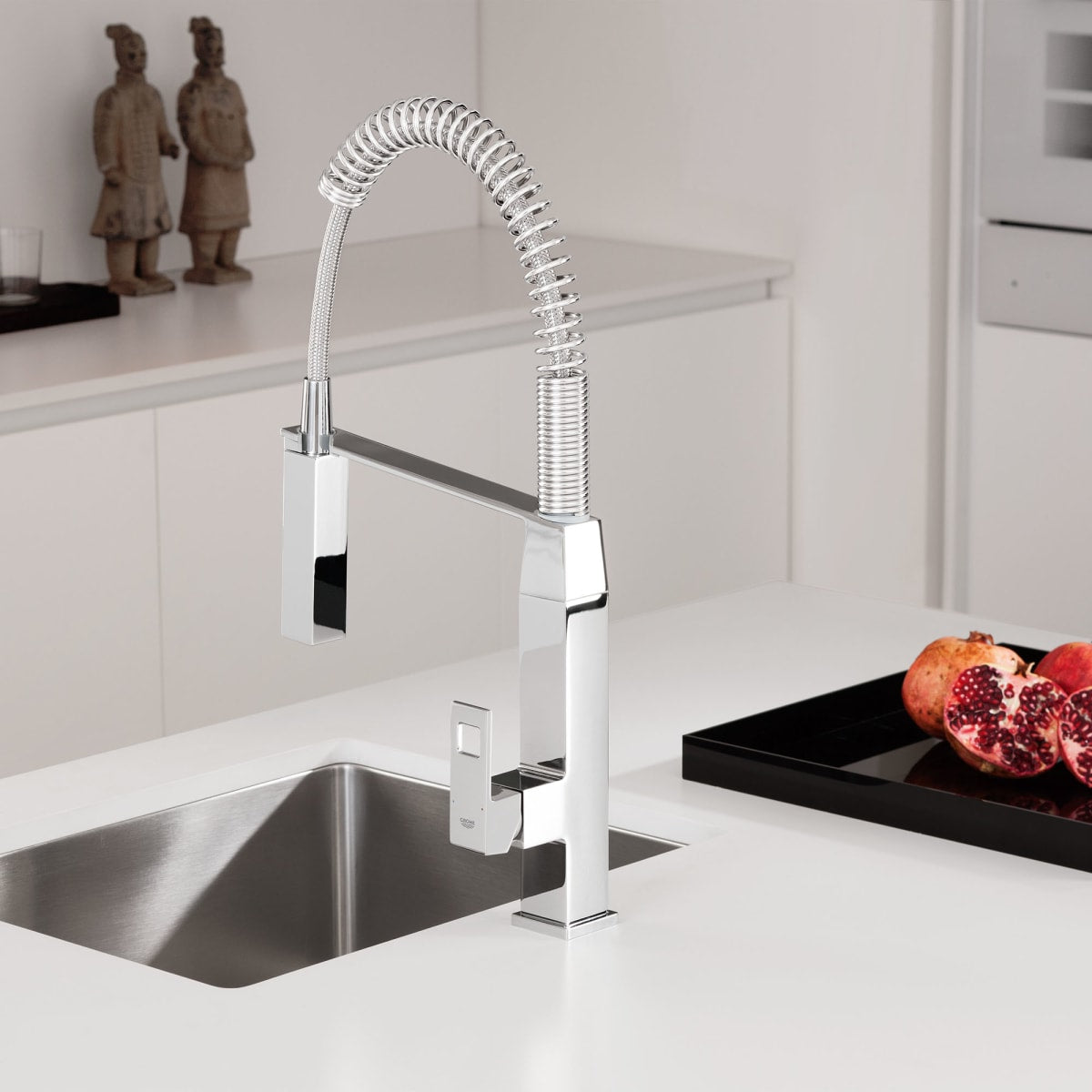 GROHE GROHE 31401000 Eurocube Single Handle Pull Down Kitchen Faucet in Starlight Chrome
