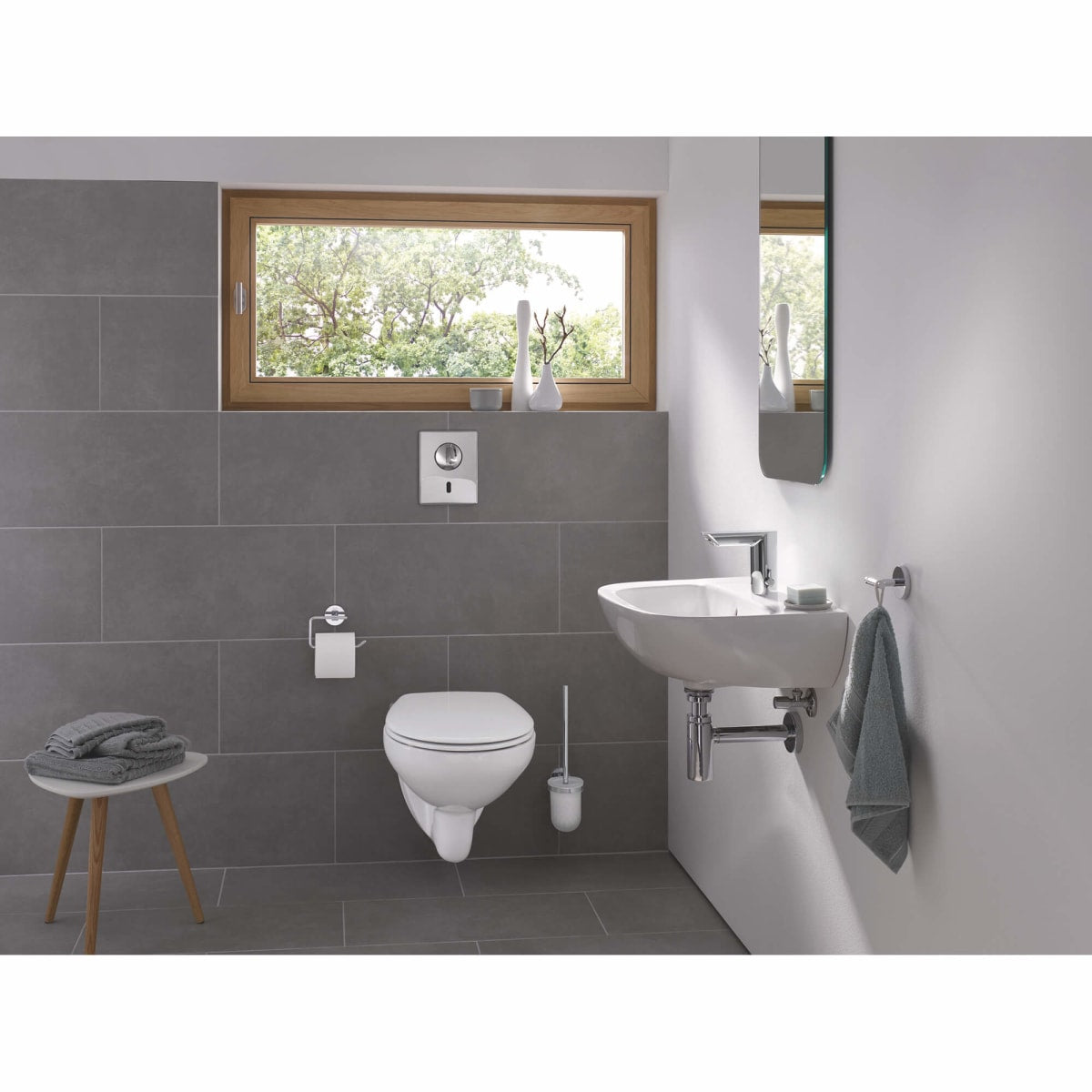 GROHE GROHE 40461001 BauCosmopolitan 2 Robe Hook in Starlight Chrome