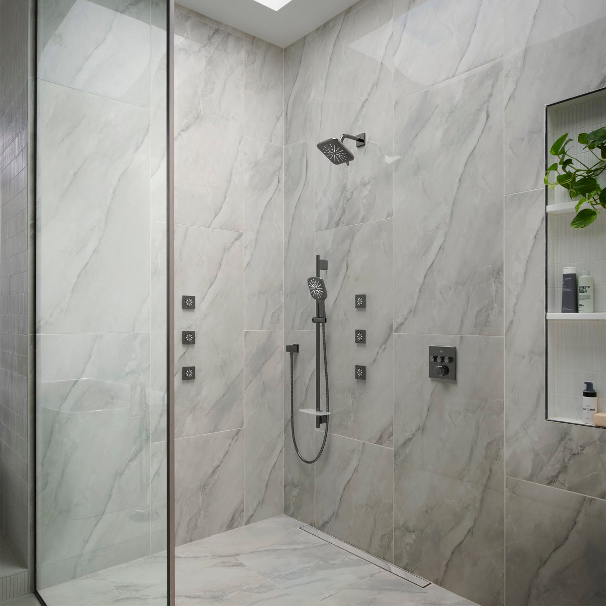 GROHE Grohe 26603A00 36 Shower Slide Bar in Hard Graphite