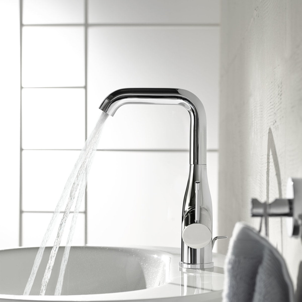 GROHE Grohe 2348600A Essence L-Size Bathroom Faucet with Swivel Spout, StarLight Chrome