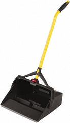RUBBERMAID Rubbermaid 2018806 Handheld Dustpan 29 Inches Black