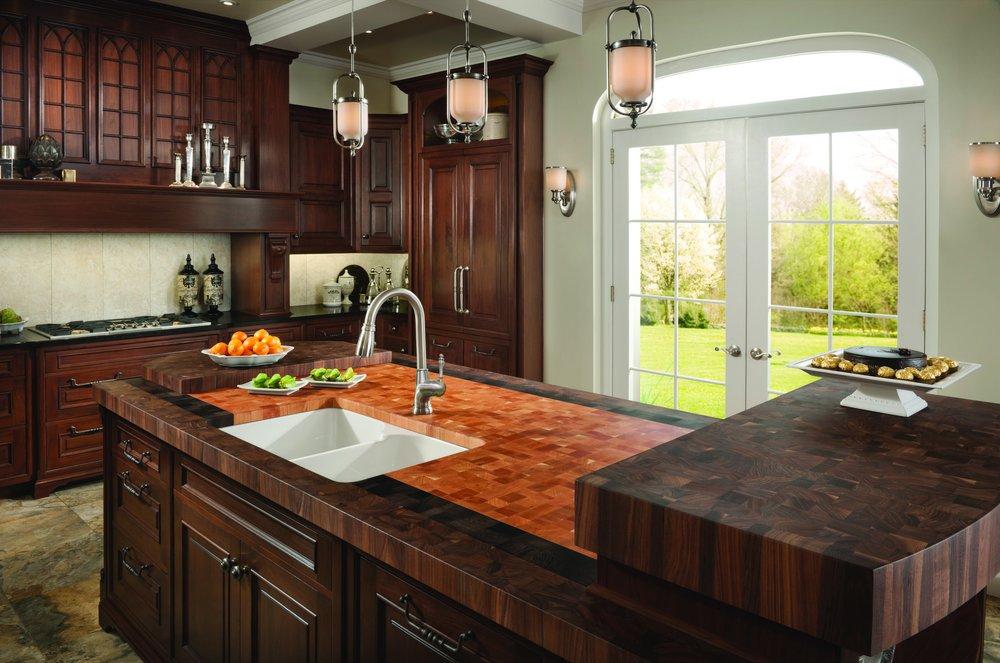 FRANKE Franke MHK720-31WH Manor House 31-1/4 x 19-7/8 in. 1 Hole Fireclay Double Bowl Farmhouse Kitchen Sink