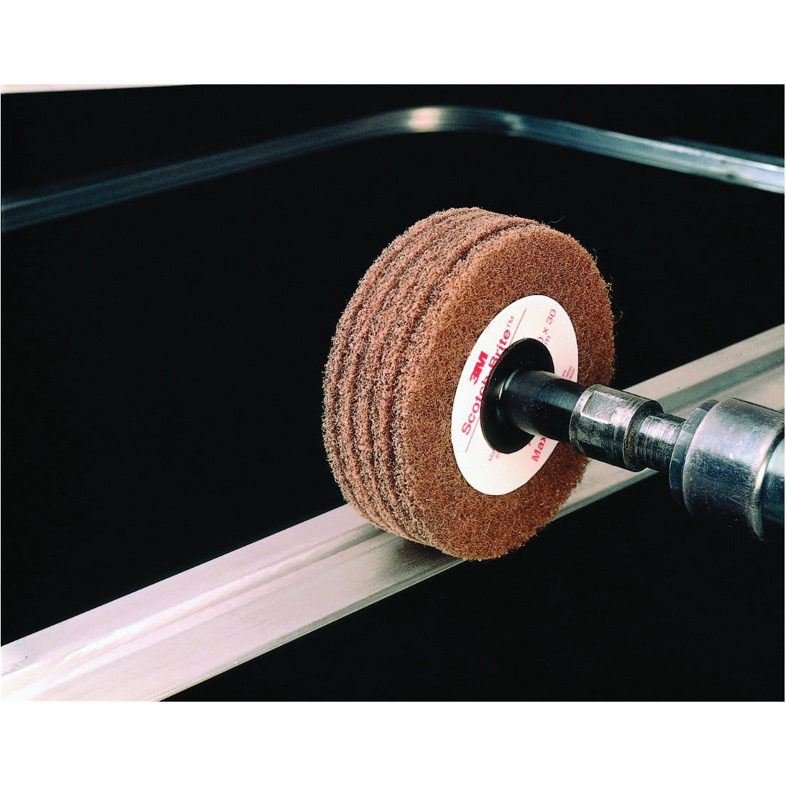 3M 3M 7000046014 Cut and Polish Disc, 6 in Diameter, 100 Grit, Medium Grade, Aluminum Oxide