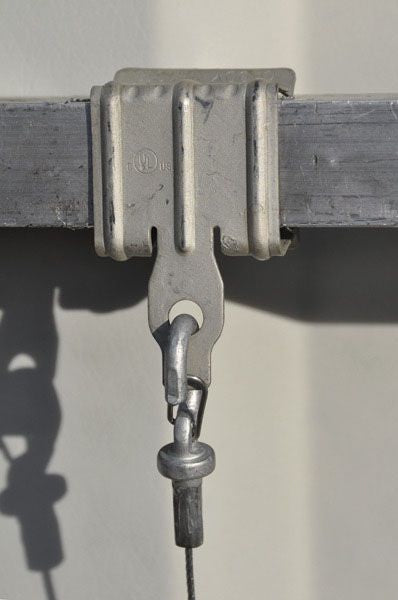 NVENT Erico 2H4 Hammer-On Flange Clip