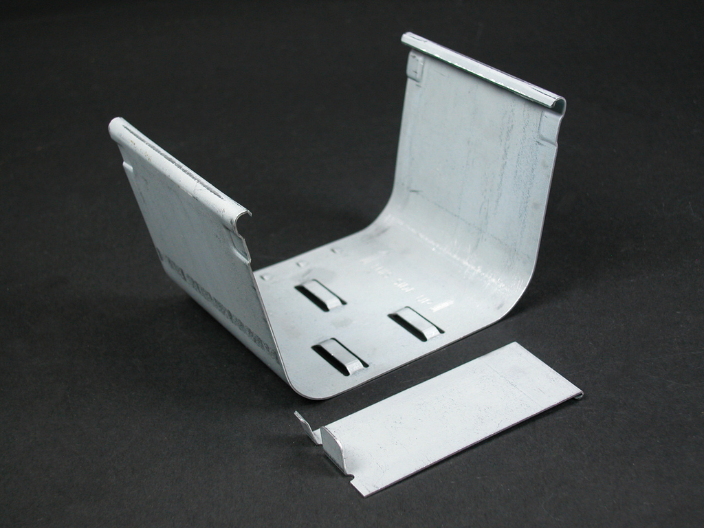 LEGRAND Wiremold G6001DA 3 x 2-3/8 Gray Steel Multiple Channel Raceway Divider Clip