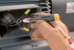 FLUKE CORPORATION Fluke LVD2 Non-Contact AC Voltage Detector and LED Flashlight