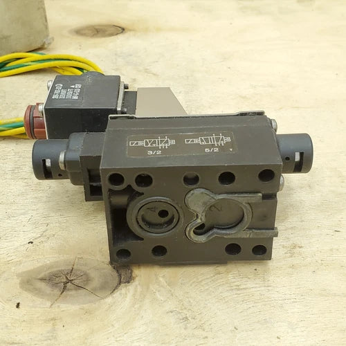 ASCO ASCO EF8401B204M 3-Way Solenoid Valve - 1/4 NPT, 24VDC