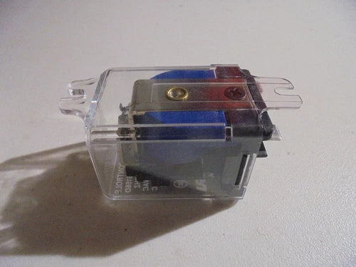 SOURCE 1 Source 1 S1-02421678700 Control Relay 24V SPST