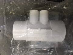 WATERWAY PLASTICS Waterway Plastics 672-4250B Manifold - 2 SPG x 2 S with (4) 1/2 Ports