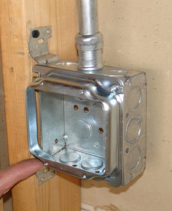 SOUTHWIRE Southwire 52C18 Electrical Box Cover 4 Inch Square 2-Gang