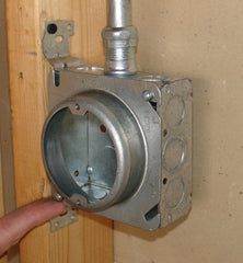 SOUTHWIRE Southwire 52C3 4-in Square to Round Raised Device Ring