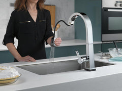 DELTA FAUCET Delta Faucet 9193T-DST Pivotal Single Handle Pull Down Kitchen Faucet with Touch Activation