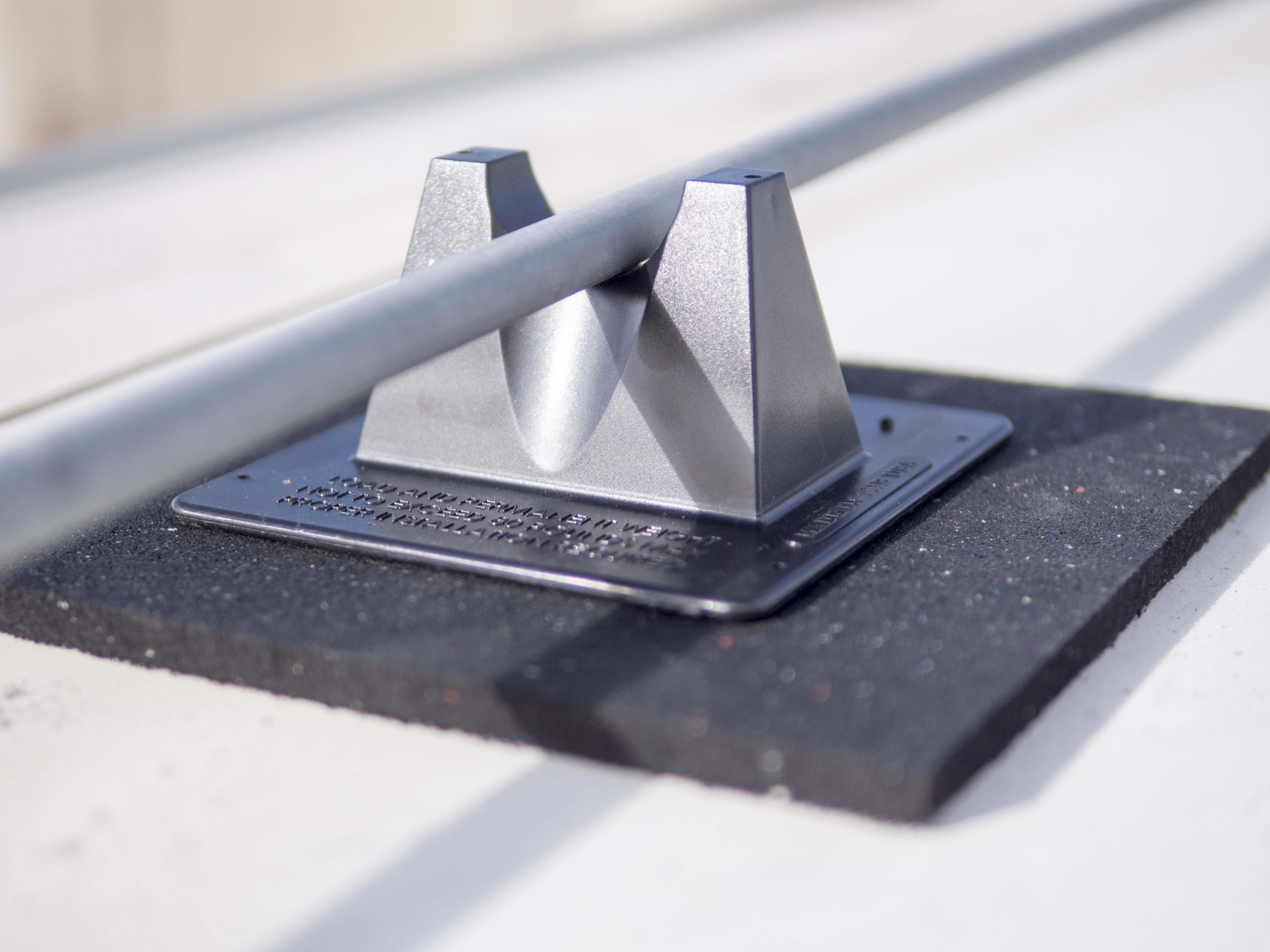 MIRO MIRO 1.5 Pillow Block Rooftop Pipe Support