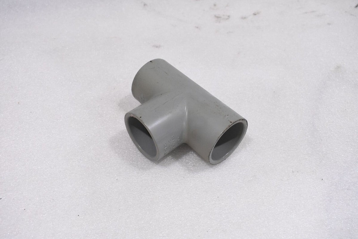 NIBCO NIBCO 801-015C 1-1/2 CPVC Schedule 80 Tee (Socket)
