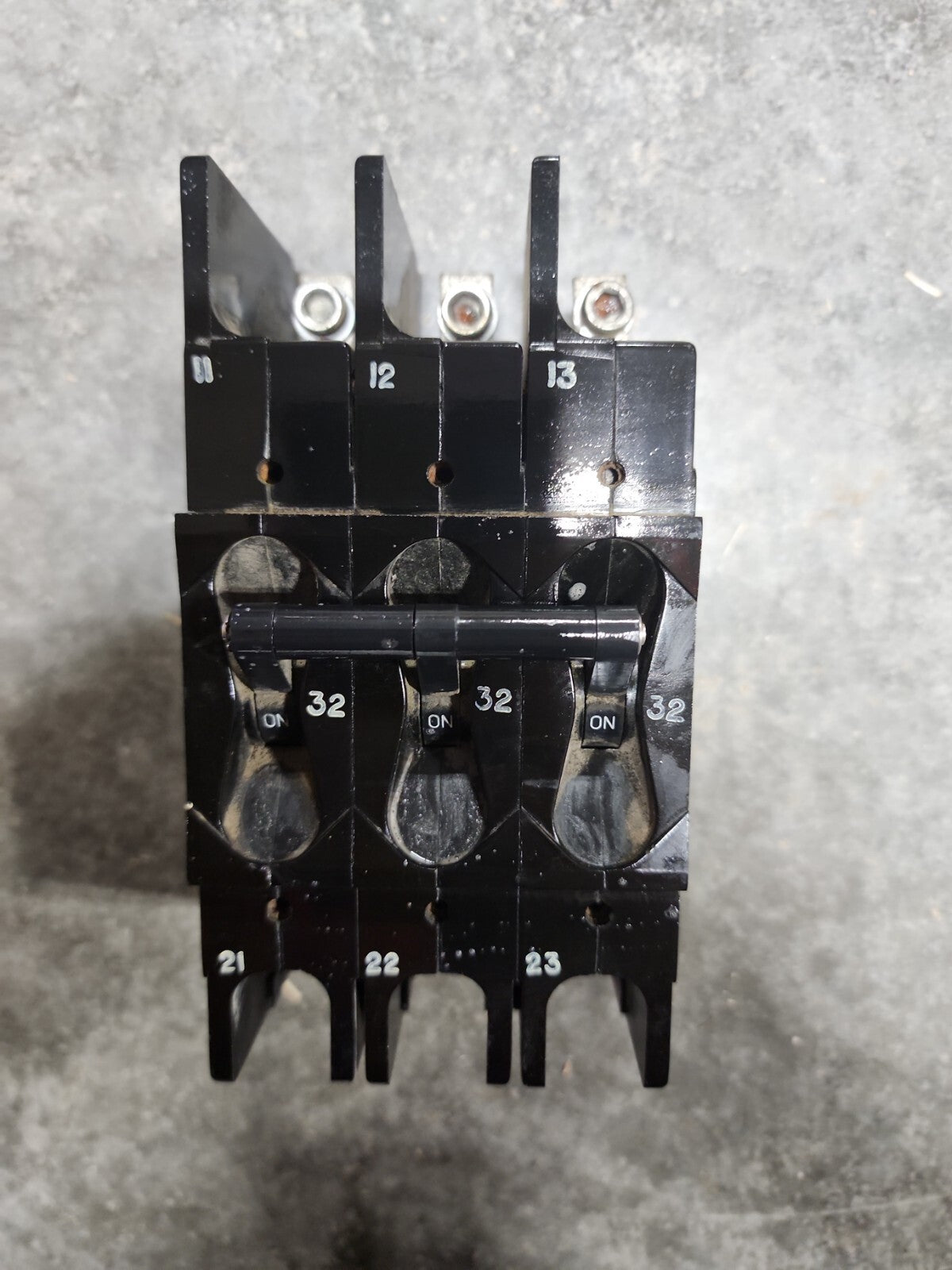 CARRIER Carrier HH83XB695 Circuit Breaker