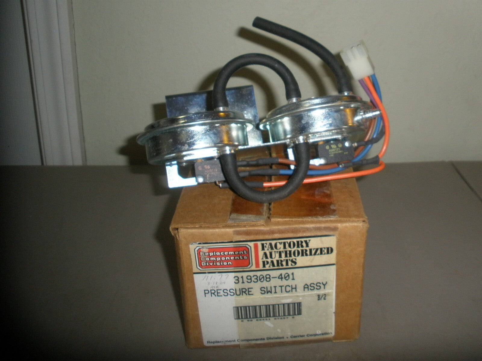 CARRIER Carrier 319308-401 Pressure Switch Assembly