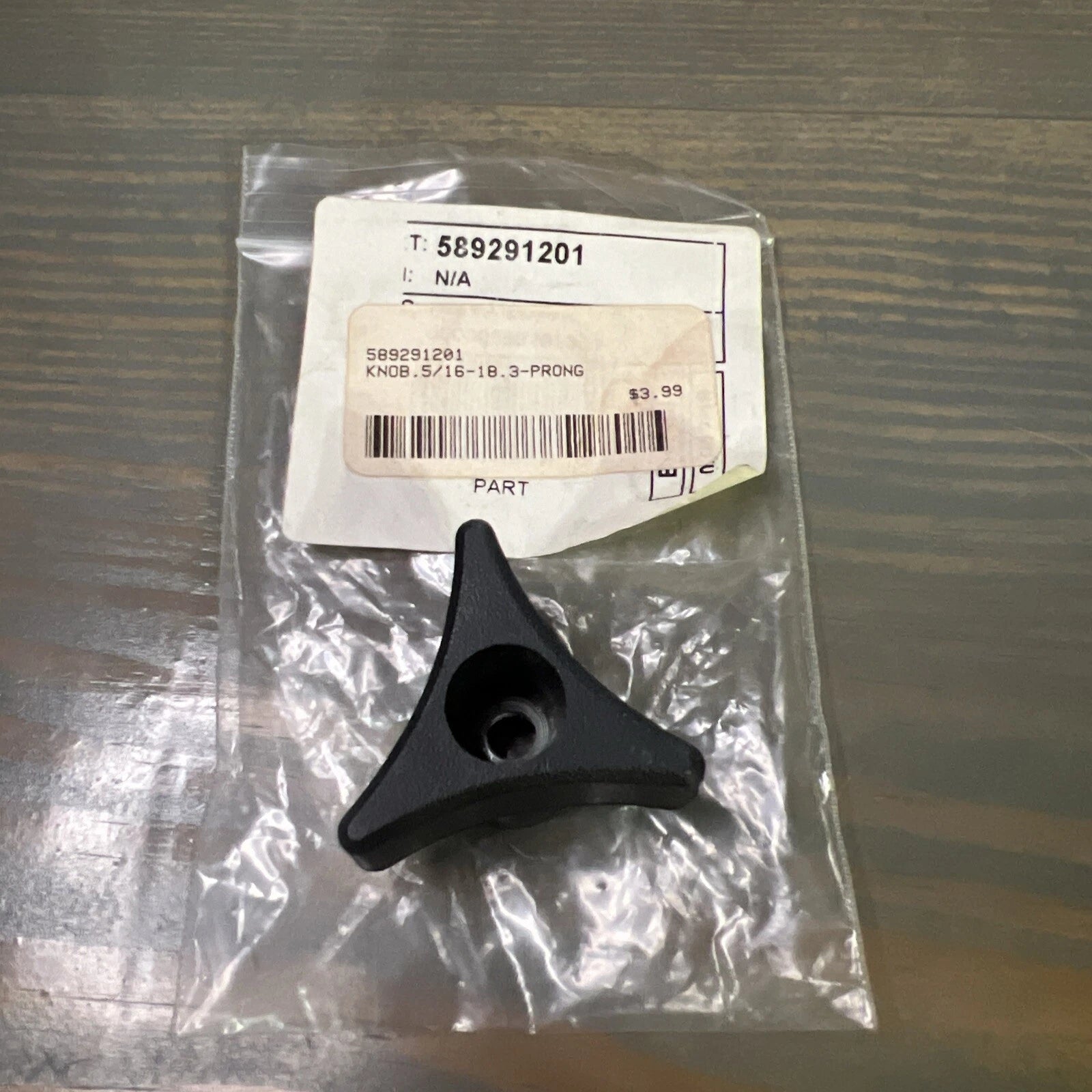 HUSQVARNA HUSQVARNA 589291201 - 5/16-18 3-Prong Knob