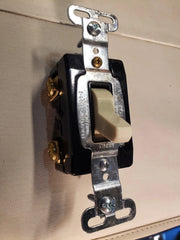 LEGRAND Pass & Seymour 15AC1-I Industrial Grade Toggle Switch