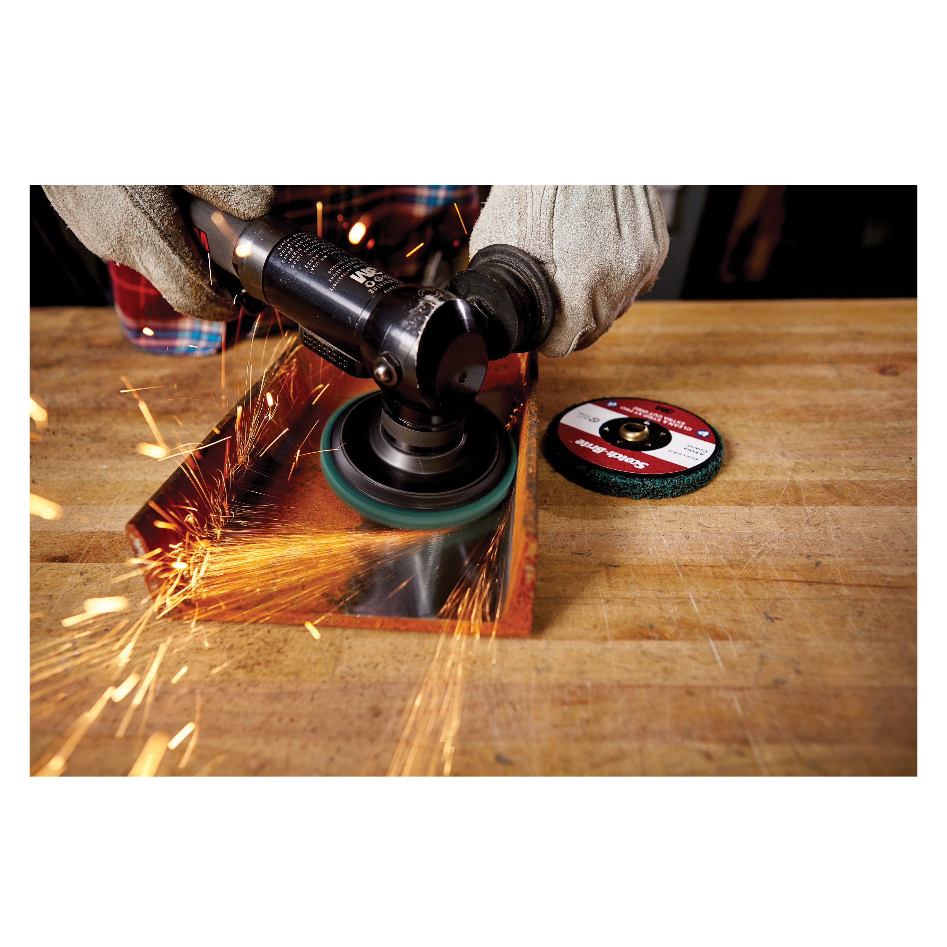 3M 3M 7100175515 Clean and Strip XT Pro Extra Cut Disc 4 1/2 in x 7/8 in