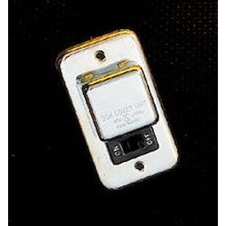 LITTELFUSE Littelfuse LSSU Series Box Cover Unit 15A 125V with Single Pole Fuse Holder