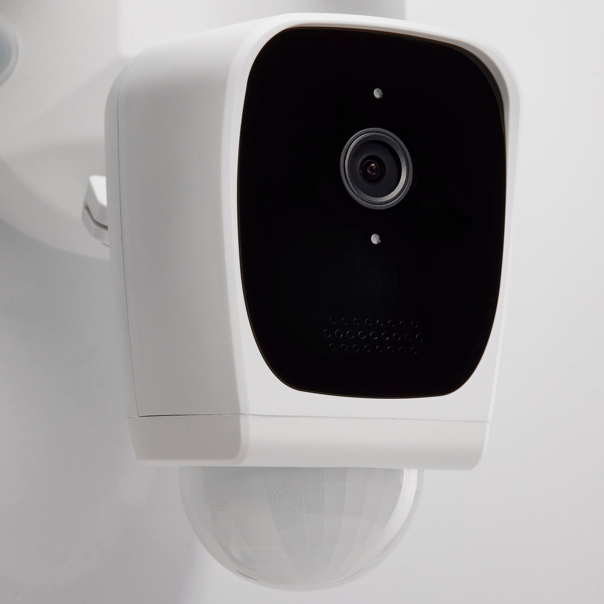 SATCO-NUVO Satco 65/900 Bullet Outdoor SMART Security Camera 20 Watt 120-277 Volt