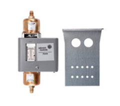 JOHNSON CONTROLS Johnson Controls P28AN-1C Lube Oil Control, 8 to 70 psi