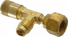 PARKER Parker AVTS4D-4 Swivel Tee Depressor Access Valve 500 Psi