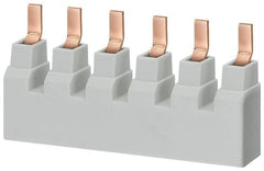 305972749.jpg