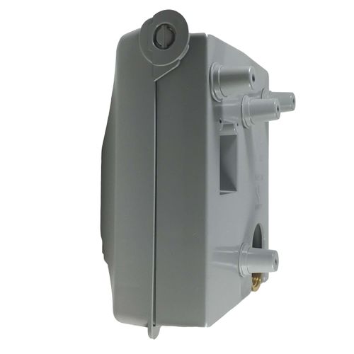 BURNABY Burnaby GO101-6G-50 Pvc Gas Plug With 1/2 inches Rear Npt Inlet X 3/8 inches Quick Disconnect Outlet