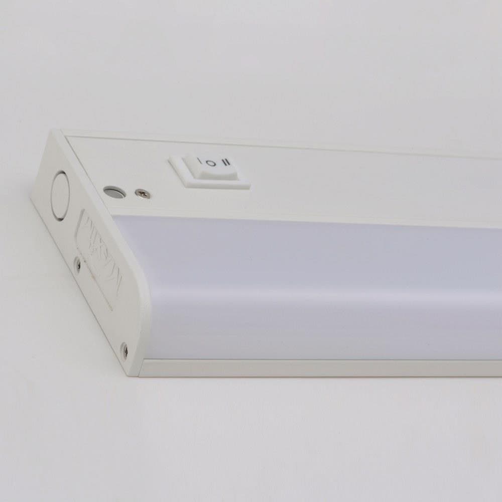 MAXIM LIGHTING Maxim Lighting 89852WT CounterMax MX-L-120-1K LED Under Cabinet 8W 18 inch