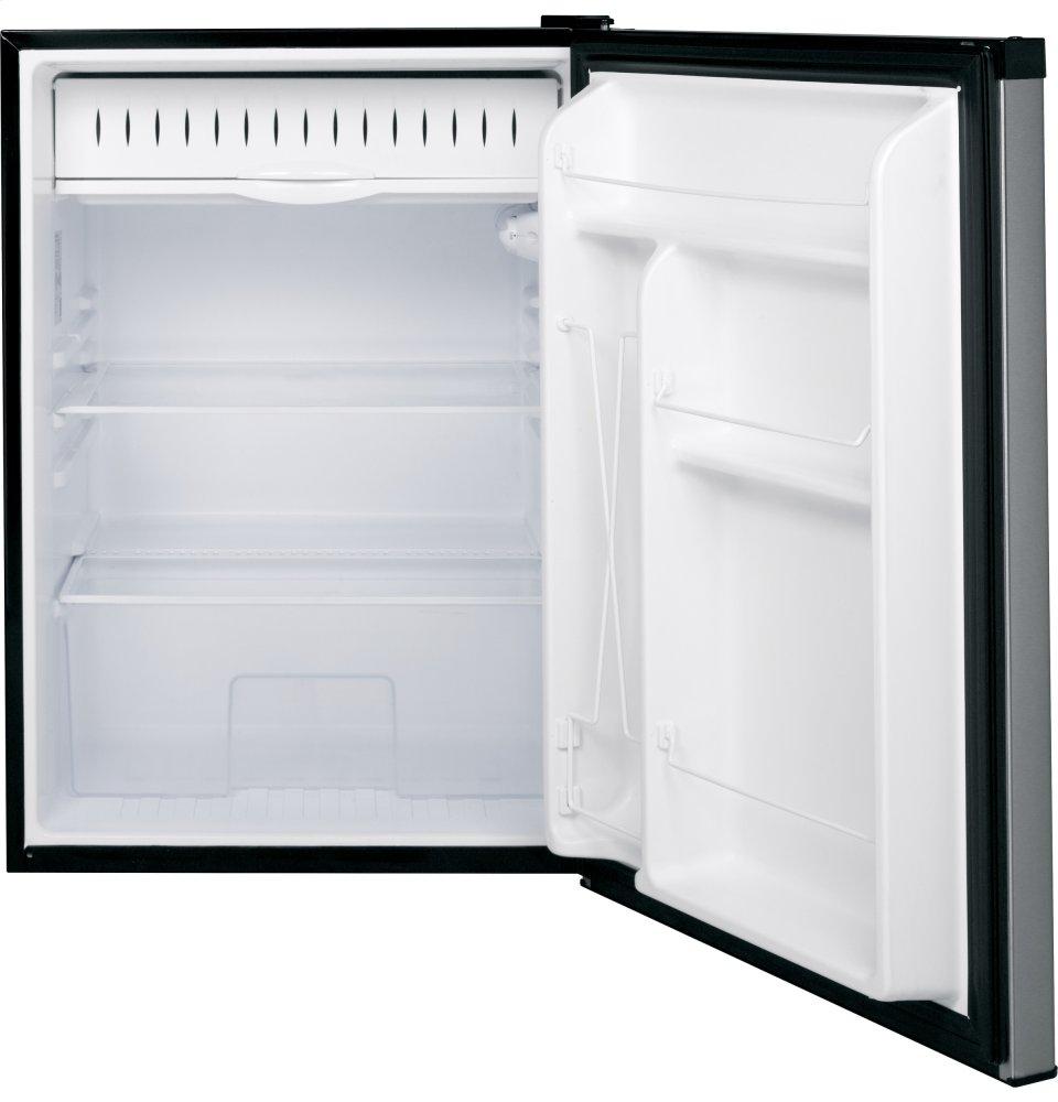 GENERAL ELECTRIC GE GCV06GSNSB 5.6 cu. ft. 12 volt DC power compact refrigerator
