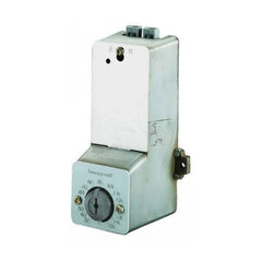HONEYWELL Honeywell LP920A1021/U pneumatic temperature controller direct acting 2-pipe 3/8 x 5-1/4 inch bulb 10 inch capillary 30 F to 150 F