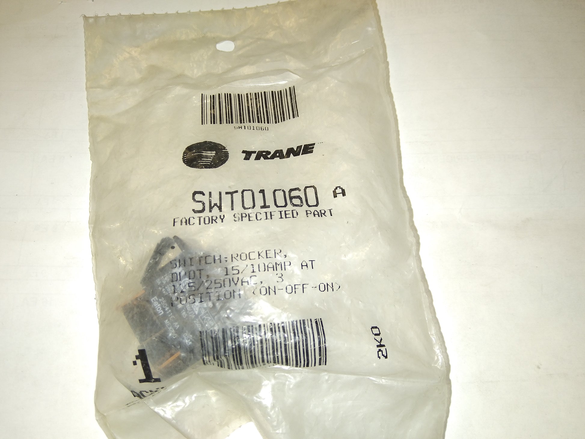 TRANE Trane SWT01060 Switch, Rocker, DPDT 15/10A @ 125/250VAC 3 Pos. (On-Off-On) 250411E