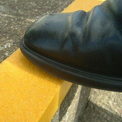 RUST-OLEUM Rust-oleum 271818 Anti-slip Step Edge Yellow Extra Coarse