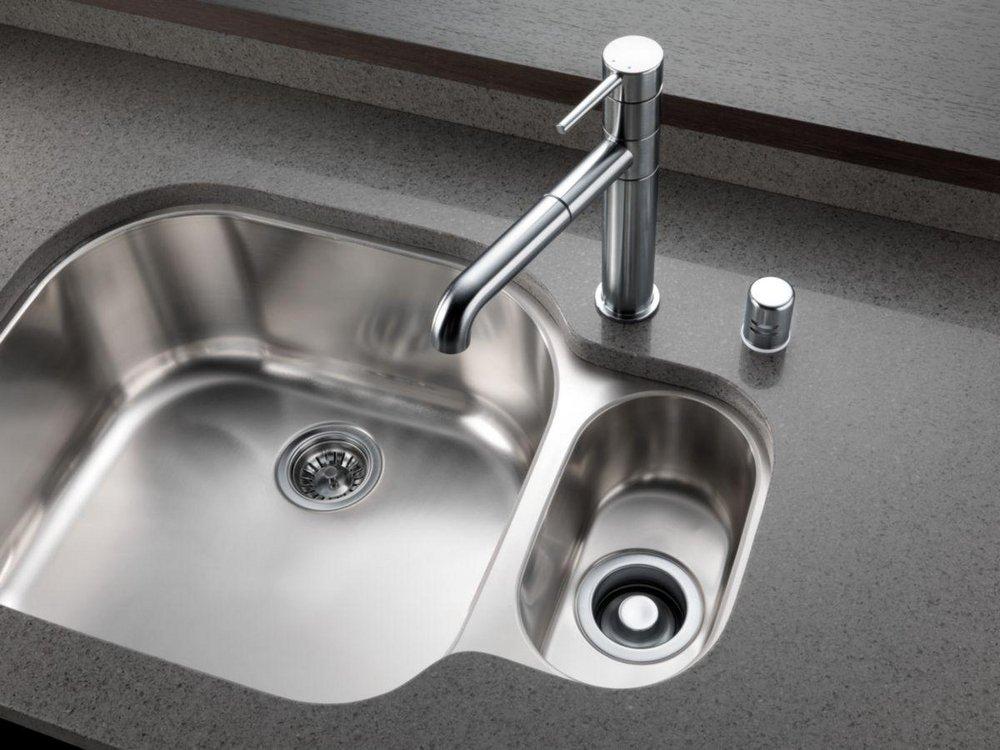 DELTA FAUCET Delta Faucet 72020-AR 5/8 x 7/8 in. OD Tube Brass Air Gap in Arctic Stainless