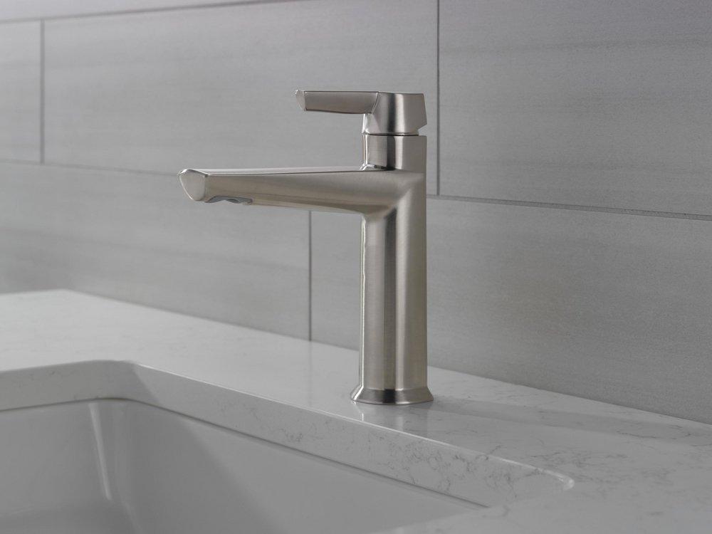 DELTA FAUCET Delta Faucet 571-SS-PR-MPU-DST Compel Single Handle Centerset Bathroom Sink Faucet in Brilliance Stainless