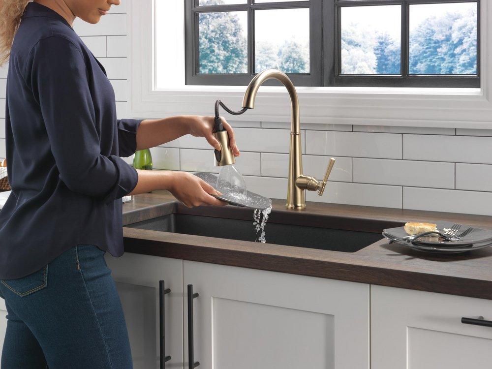 DELTA FAUCET Delta Faucet 9182-CZ-PR-DST Emmeline Single Handle Pull Down Kitchen Faucet