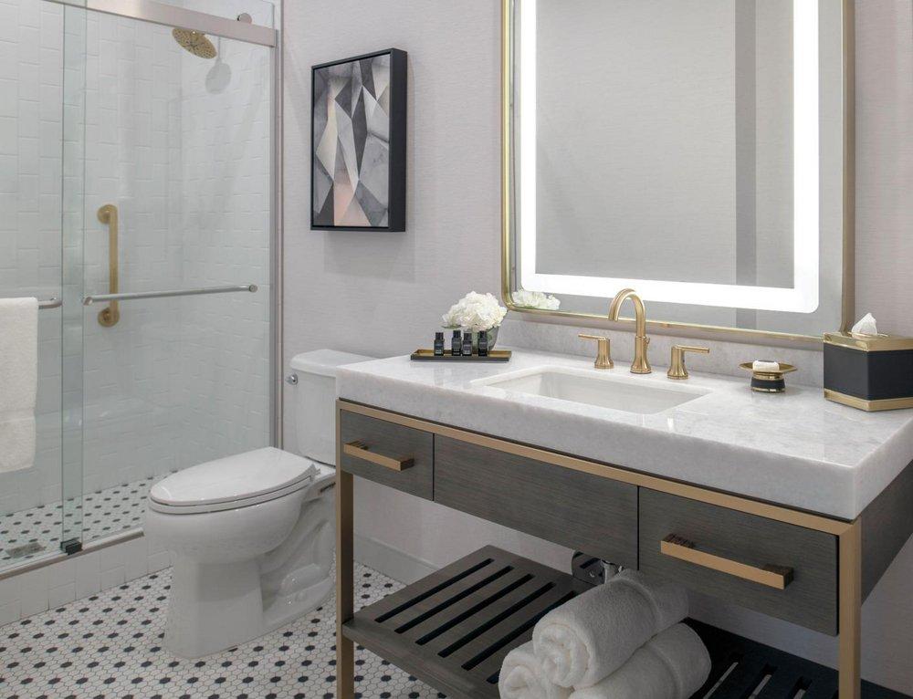 DELTA FAUCET Delta Faucet 41818-CZ Contemporary 18 in. Grab Bar