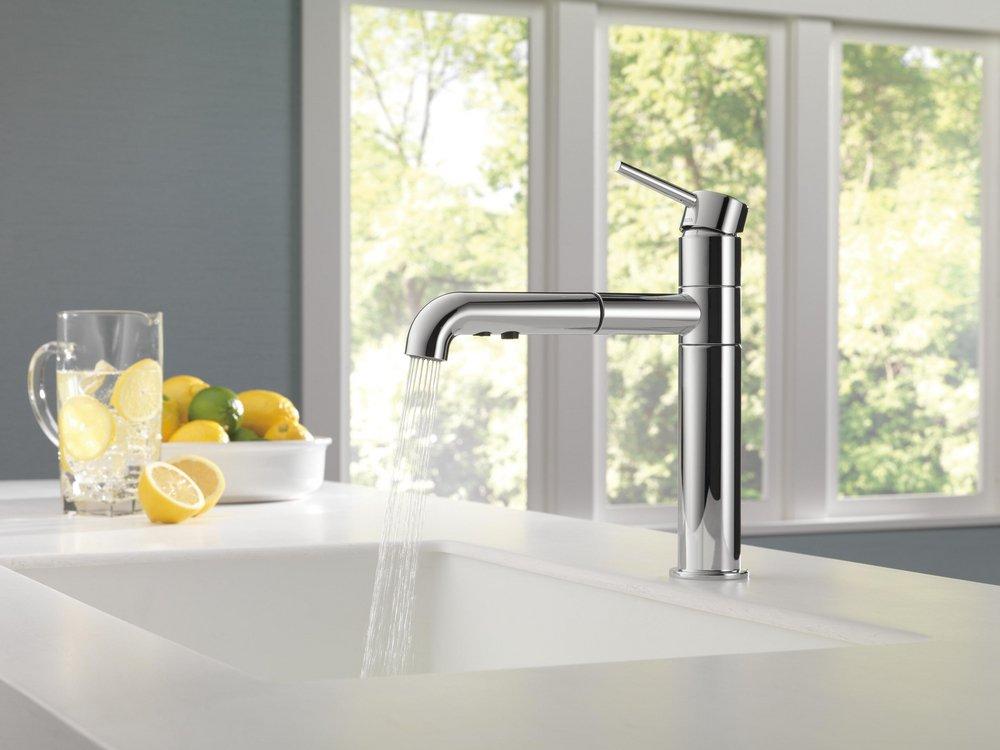 DELTA FAUCET Delta Faucet 4159-DST Trinsic 1-Handle Pullout Kitchen Faucet in Chrome