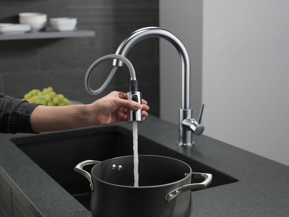 DELTA FAUCET Delta Faucet 9159-ARLS-DST Trinsic Single Handle Pull Down Kitchen Faucet
