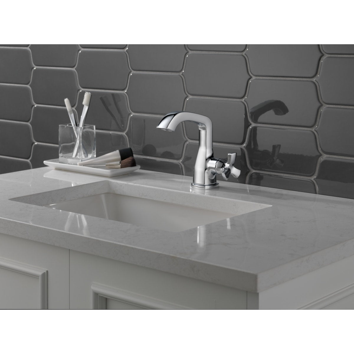 DELTA FAUCET Delta H551 Delta Stryke Single Handle Helo in Chrome