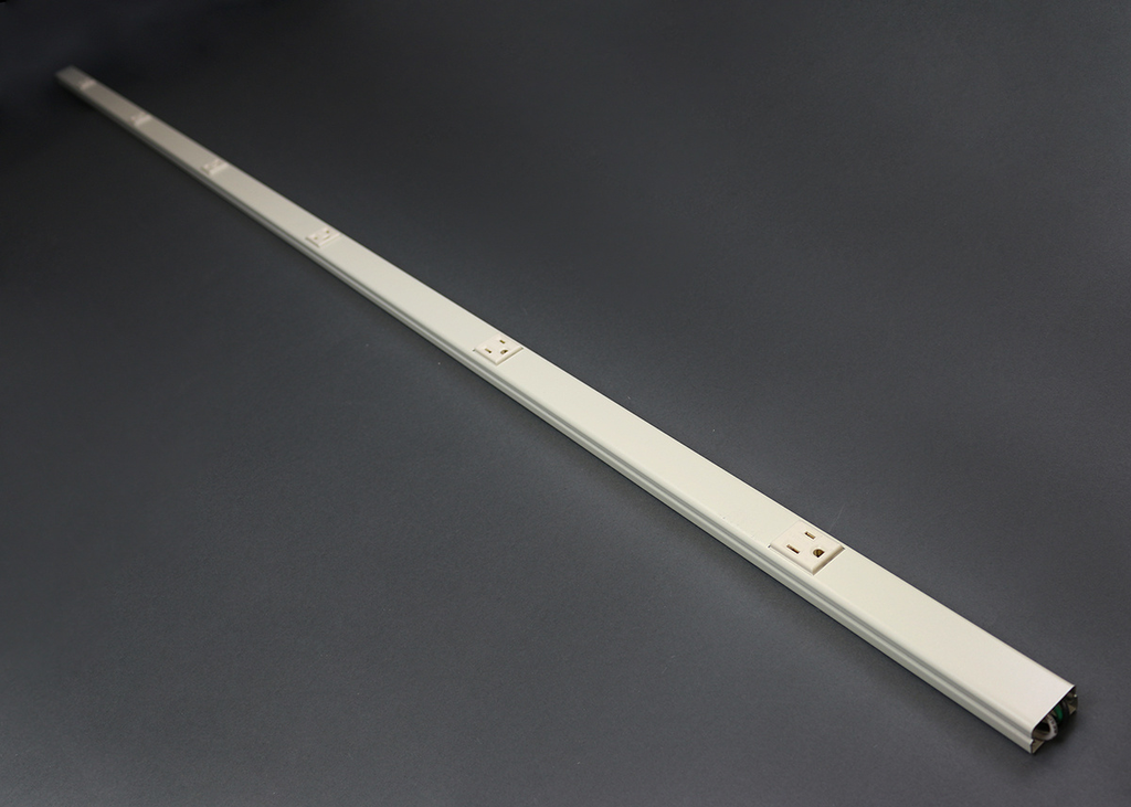 LEGRAND Legrand WH20GB612 Wiremold Plugmold 2000 1-Circuit Multi-Outlet Strip 6 ft