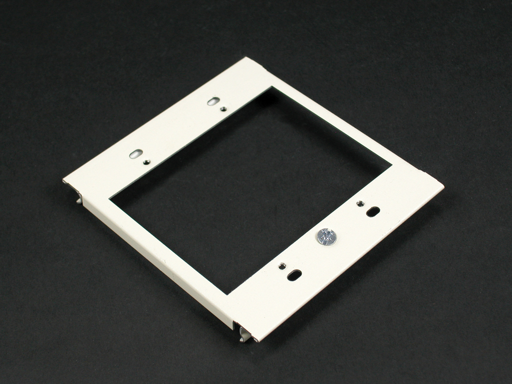 LEGRAND Legrand G6007C-2 Wiremold 4-5/16 Gray Steel Multiple Channel Raceway 2-Gang Device Plate