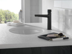 DELTA FAUCET Delta Faucet 573-BLLPU-DST Galeon Single Handle Bathroom Sink Faucet